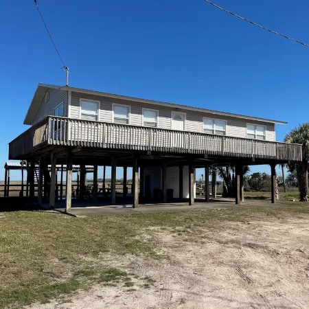 4 BR House in Horseshoe Beach: Your Fishing & Scalloping Adventure Starts Here