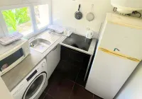 Studio with kitchen 15min by train from Paris. فنادق في Sarcelles