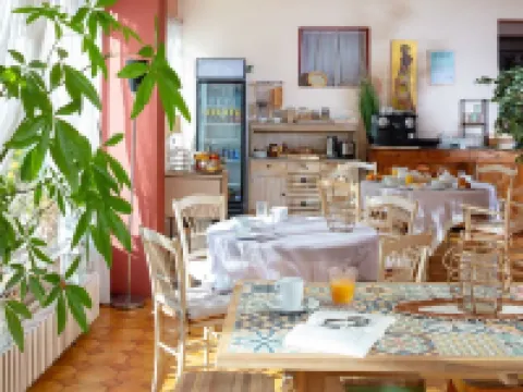 HÖTEL le Castellan Hotels in Istres