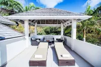 Nonsuch Bay 3 bedroom duplex private apartment Hotels in Willikies