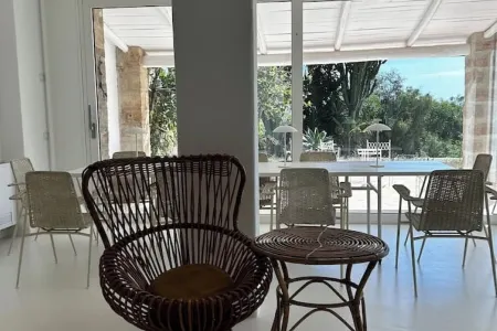 White villa with sea view Отели в г. Изола-ди-Капо-Риццуто