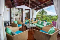 Lux Jungle Villa w/5 suites, Private Pool, Pacific Ocean Views, Game room