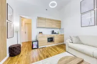 Cosy apartment with Jacuzzi 15min Champs Elysées Hotels in Clichy