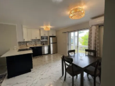 NEW Fully Renovated - Close to Beaches & Shopping!