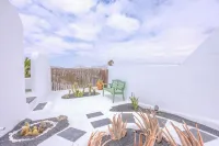 Villa with pool and breathtaking views of the entire island of Lanzarote! Hotels in Nazaret