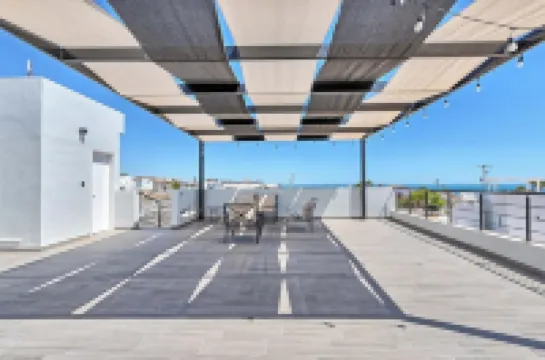 Spacious 4-bedroom house in marvelous Las Conchas with AC, WiFi