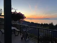 Modern Oceanview 2BR Suite w/ Patio & Private Entry | Nanaimo Retreat