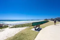 Family retreat close to beach, 2 min to dog park. Hotels in Tugun