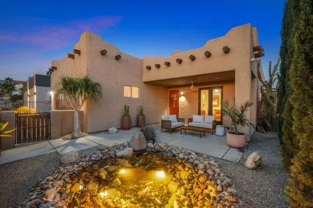 Luxury Desert Pueblo! Heated Pool, Spa, Game Room, Koi Pond, Movie Screen