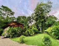 Villa Tres Lunas-Private Jungle Retreat with Pool Hotels in 