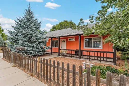 Lower Rates!  the Grand Canyon Orange Blossom -Downtown with A/C.