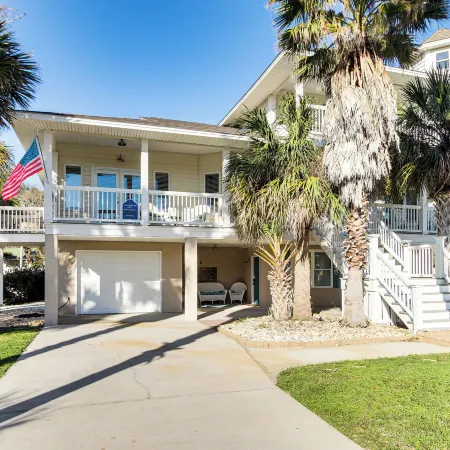 Spacious Tybee Island Retreat w/ Private Pool