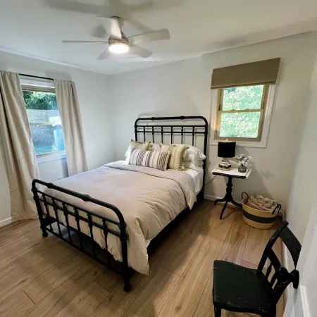 Carters Creek Cottage just minutes away from Franklin, Leipers Fork, South Hall.