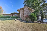 Hot Tub & Dock: Lakefront Home in Hot Springs - Wifi