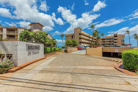 Ocean Front Condo at Ma'Alaea Just a Few Steps to the Ocean and Harbor. Отели в г. Маалаеа