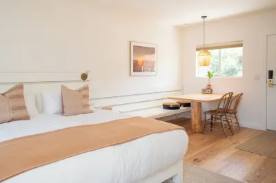 Mendocino Cove Hotels near Noyo Headlands Park