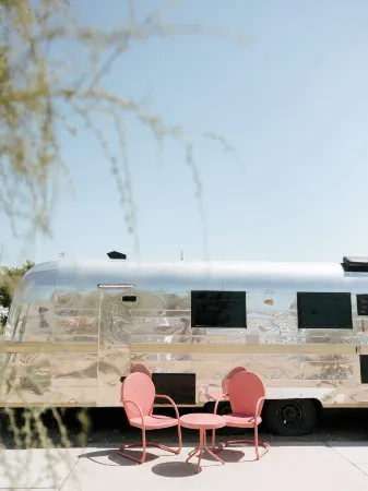 Acres Landing Отели рядом с достопримечательностью «Ту Банч Палмс Элементари Скул»