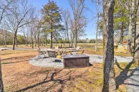 Greers Ferry Home w/ Yard, < 1 Mi to Marina! - Homestays