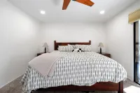 Enjoyable 3-bedroom condo with AC in charming Bakersfield