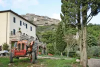 Country House in Chiusdino with Panoramic Views