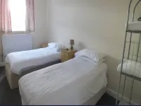 OYO Lodge Bournemouth Standard Family of 3 Room