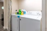 8BR | BBQ, Garden Retreat | Des Moines | Sophari - 2-Star