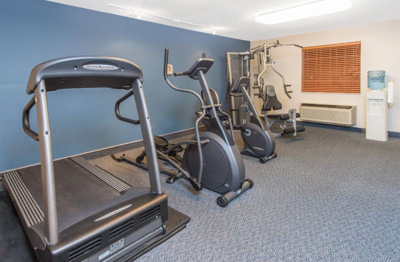 Ramada by Wyndham Springfield North photo 2