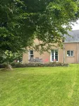 Stylish secluded cottage with beautiful views Hotels in 