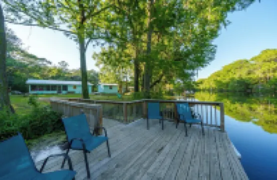 Paradise on the Rainbow River Hotels in Dunnellon