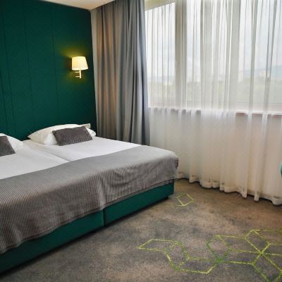 Deluxe Double or Twin Room Hotel Diplomat Promo Code