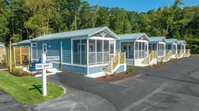 Shore Point Cottages Hotel a 