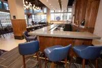 Blu-Tique, Akron, a Tribute Portfolio Hotel - bar