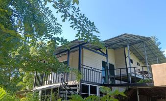 Les Collines Resort