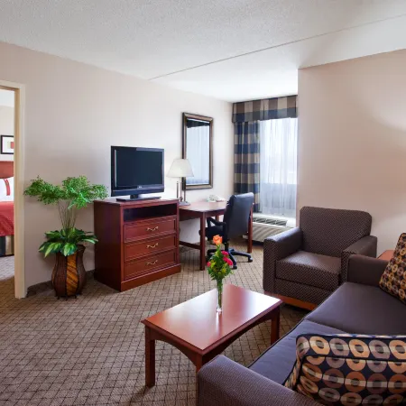 Holiday Inn & Suites CINCINNATI-EASTGATE (I-275E) by IHG