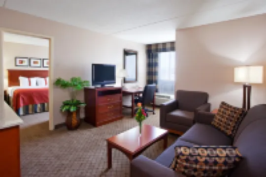 Holiday Inn & Suites CINCINNATI-EASTGATE (I-275E) by IHG