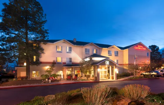 費拉格爾斯塔夫希爾頓花園旅館