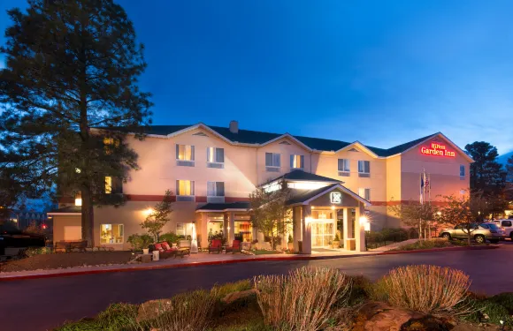 費拉格爾斯塔夫希爾頓花園旅館