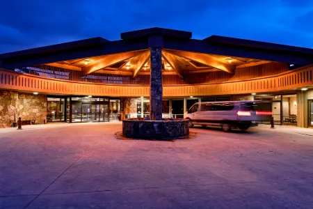 DoubleTree by Hilton Missoula/Edgewater Отели в г. Боннер-Запад Риверсайд