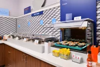 Holiday Inn Express & Suites CINCINNATI - MASON by IHG - breakfast