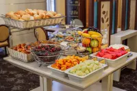 Hilton Garden Inn Krasnodar - breakfast