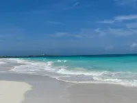 Fair Winds: Tropical Beach House, Stunning Ocean Views, Steps to the Beach!