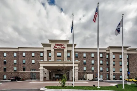 Hampton Inn & Suites Detroit/Allen Park Отели рядом с достопримечательностью «Парк Шампейн»
