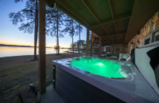 6000 SF Lakehouse with Hot Tub Games Dock and Ramp