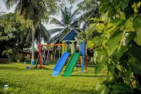 Charlestina Beach Resort - 3-Star