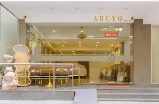ABCYQ Hotel Hotels near Ratchaprarop Station