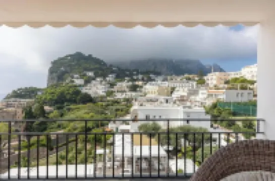 โรงแรมมาเมลา