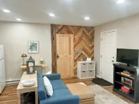 Charming Cabin• steps from the beloved R&R Cafe