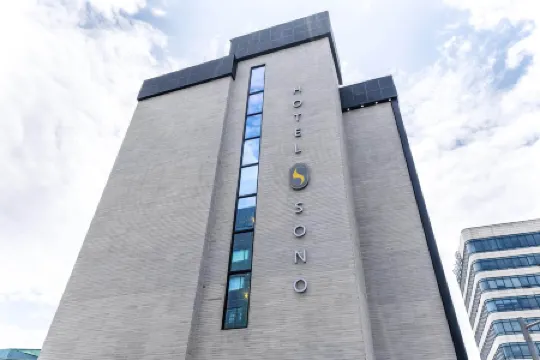 Hotel Sono Отели рядом с достопримечательностью «Songwol-dong Fairy Tale Village»