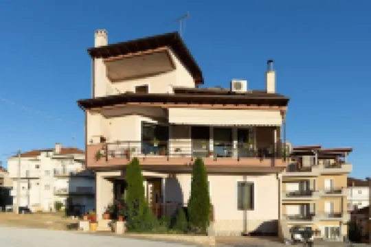 日落天堂卡斯託里亞現代湖畔優雅 酒店