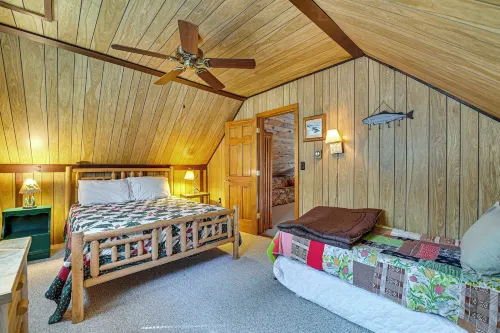 6 Mi to Ski Slopes: 'oak View' Lakefront Home! - Wifi